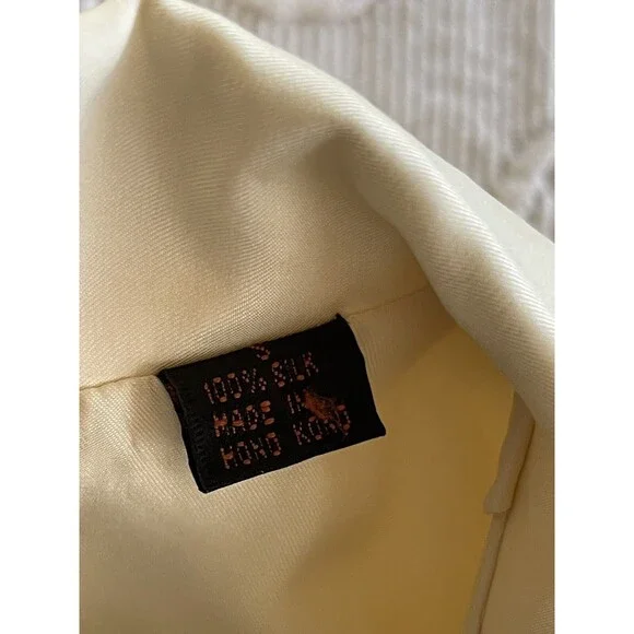 Company Ellen Tracy Silk Button Blouse SS Cream Hong Kong Lady S? (Chest 46") - Picture 8 of 11